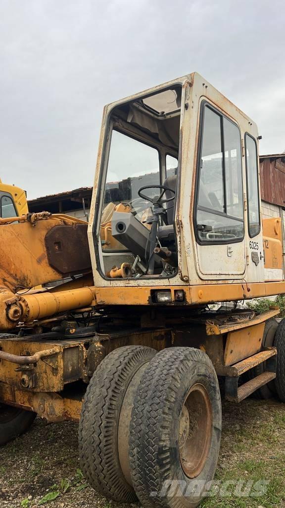 Liebherr 912 Кабины и интерьер