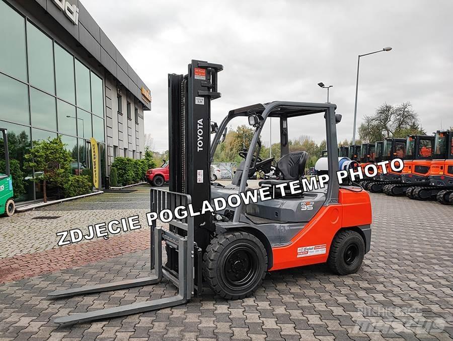 Toyota 02-8FGJF35 Газовые погрузчики