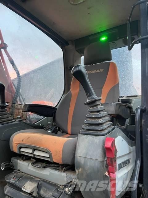 Doosan DX 140 LC-3 Гусеничные экскаваторы