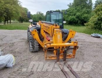 JCB 540-140 Телескопические погрузчики