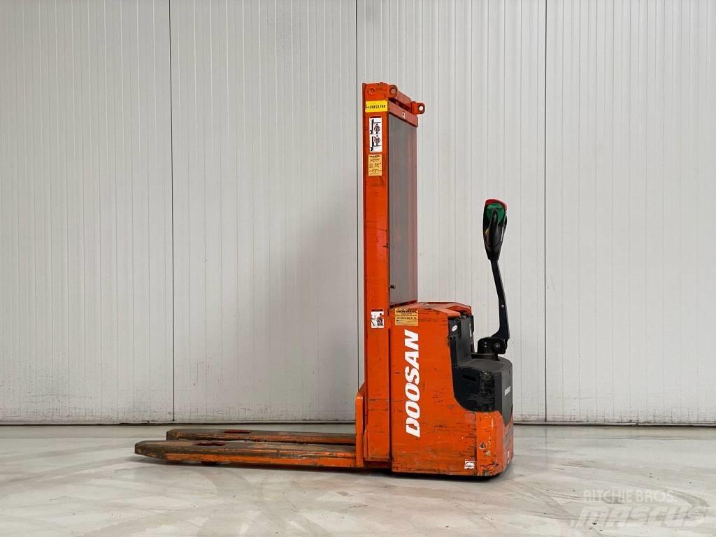 Doosan LEDS12.5C Ручные штабелёры с электроподъёмом