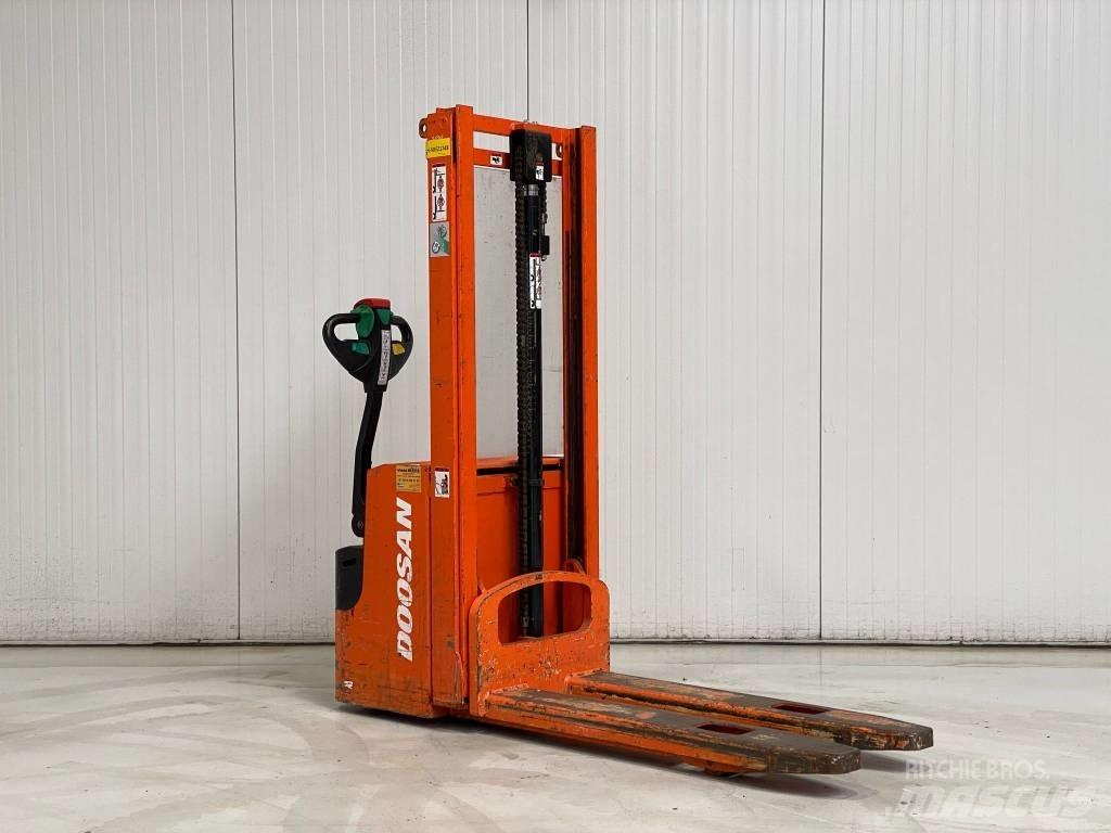 Doosan LEDS12.5C Ручные штабелёры с электроподъёмом