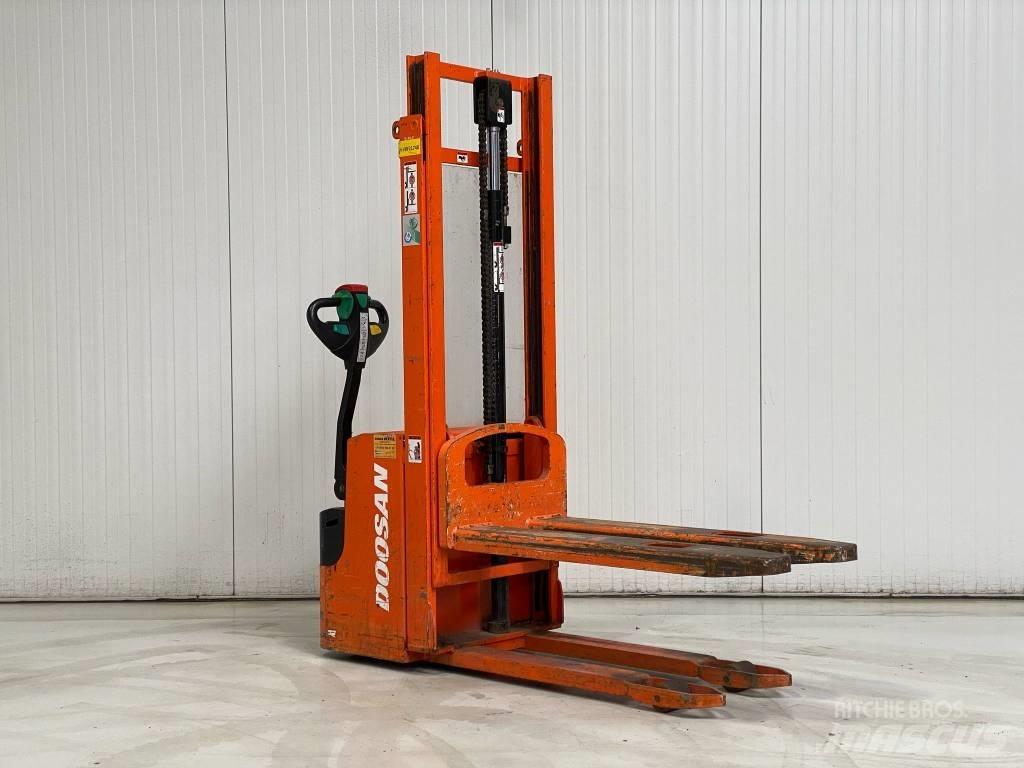 Doosan LEDS12.5C Ручные штабелёры с электроподъёмом