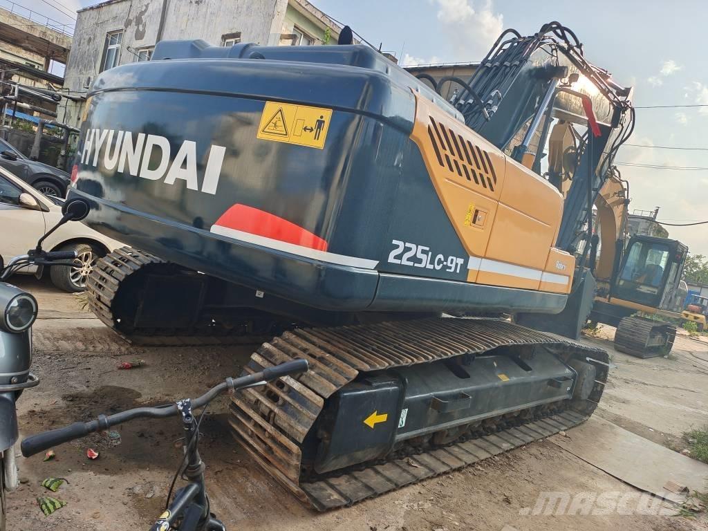 Hyundai 220 LC-9 Гусеничные экскаваторы