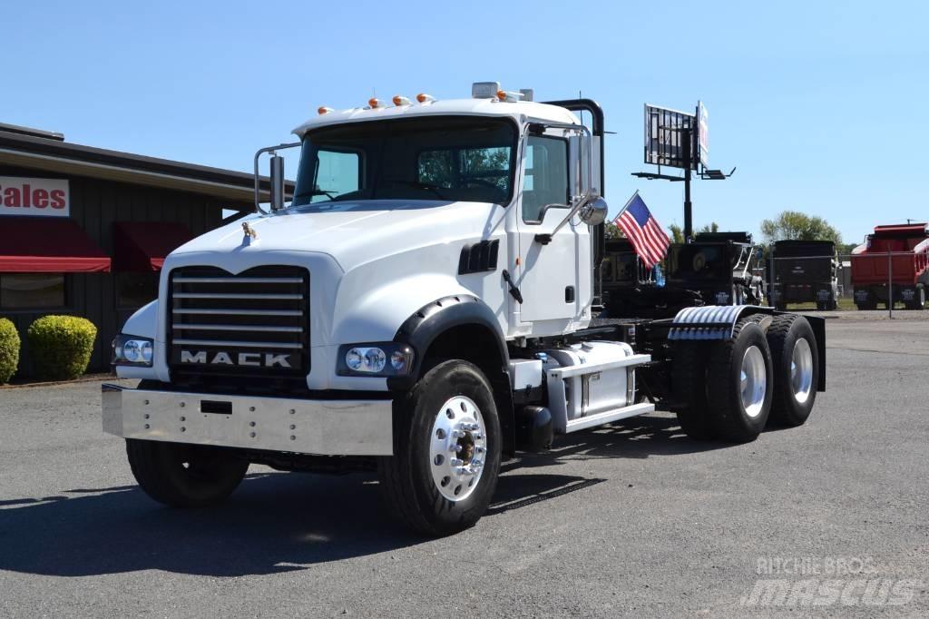 Mack Granite GU 713 Седельные тягачи