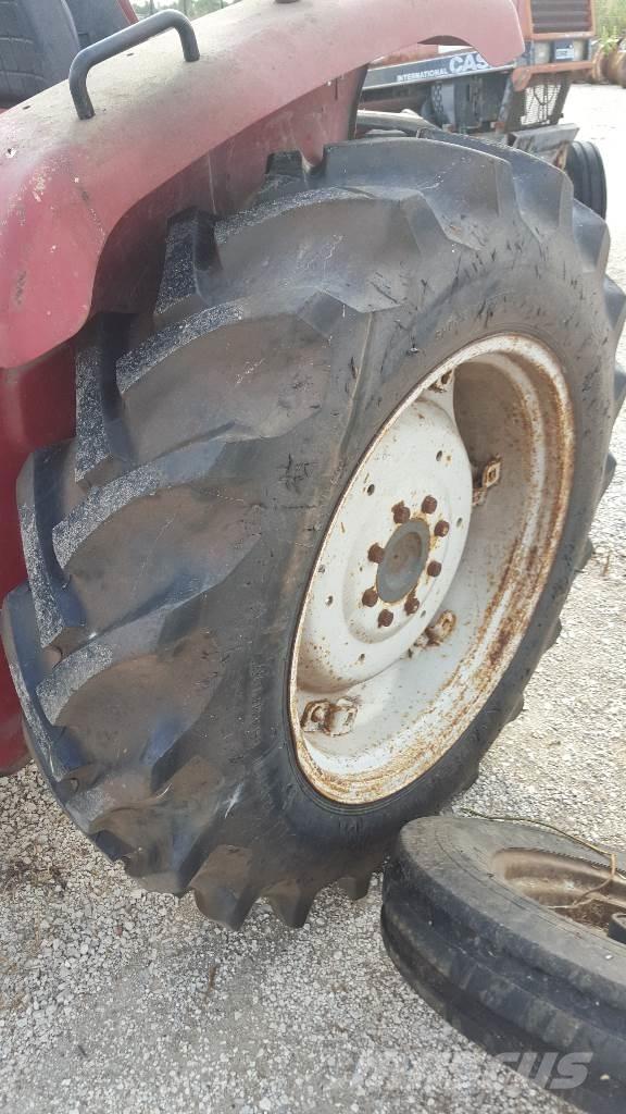  Pneus 12.4-28 Шины и колёса