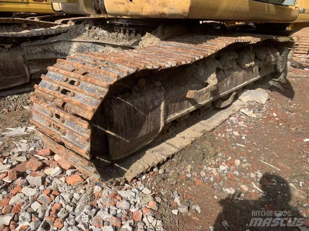 CAT 323D2 Гусеничные экскаваторы