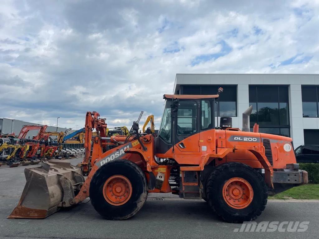 Doosan DL200-3 | A/C Фронтальные погрузчики