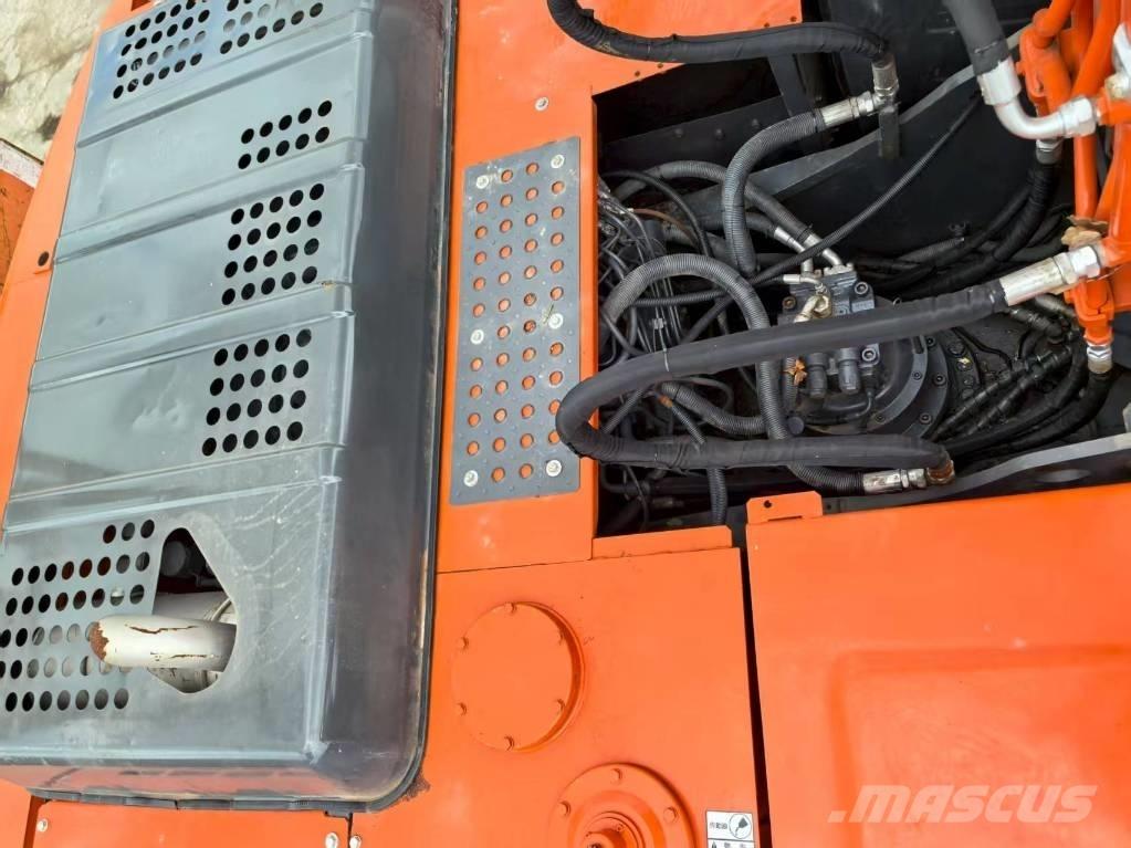 Hitachi ZX 240 HG Гусеничные экскаваторы