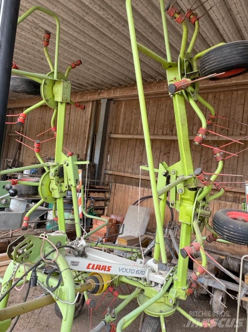 CLAAS Volto 670 Грабли-ворошилки