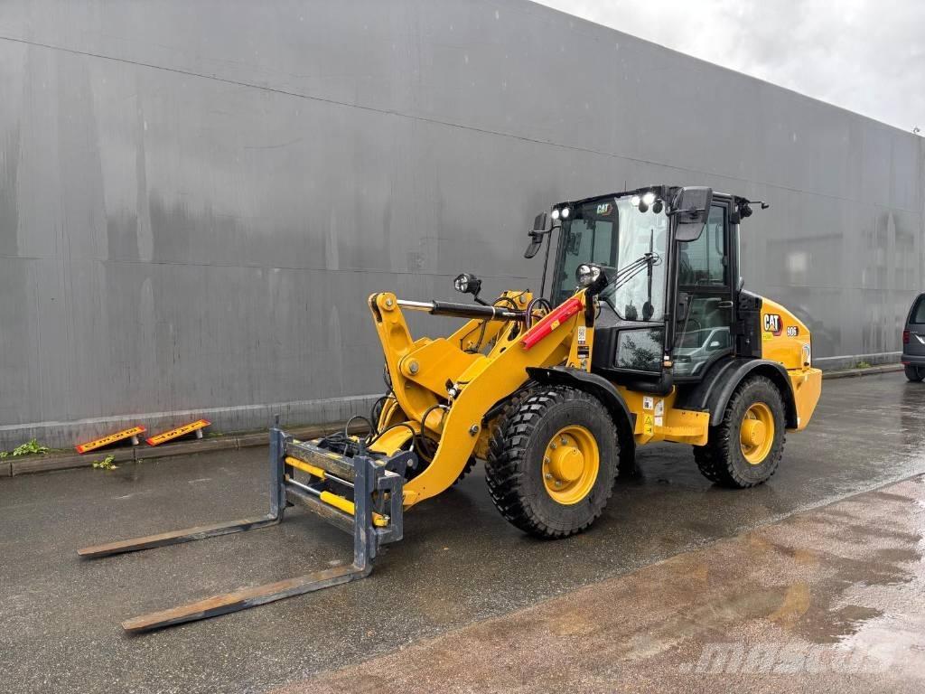 CAT 906 Фронтальные погрузчики