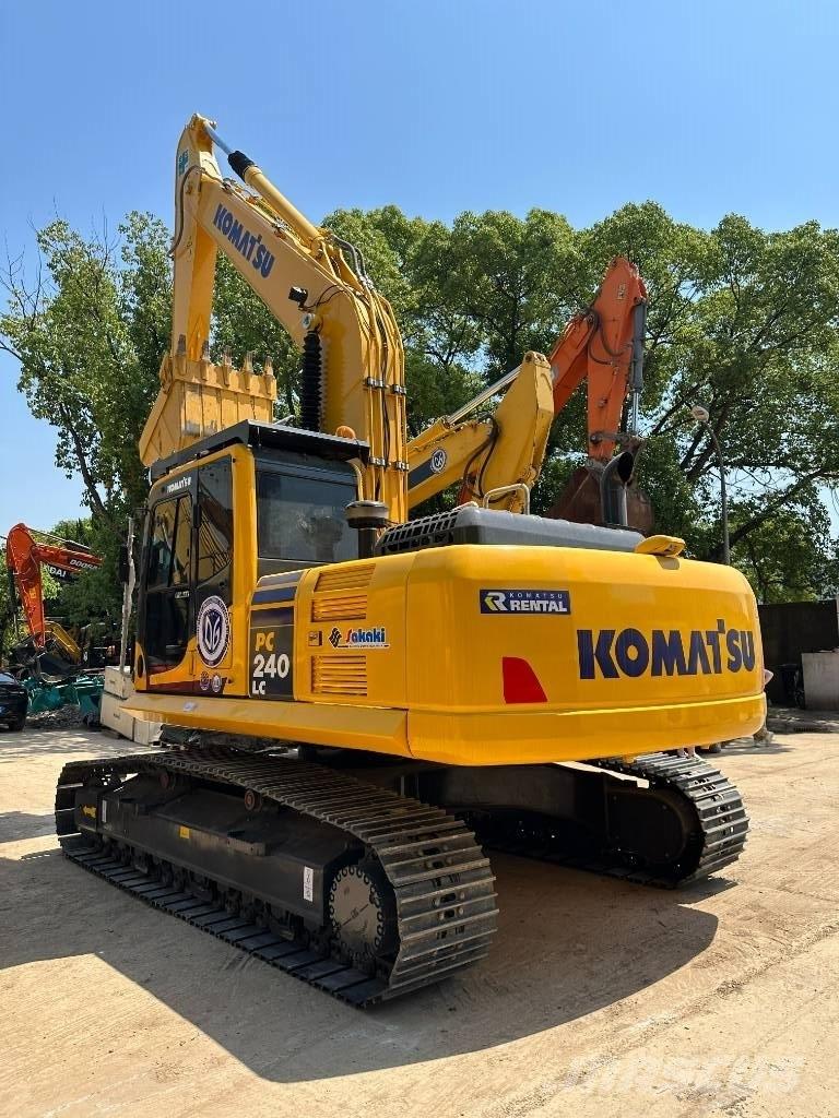 Komatsu PC 240 Гусеничные экскаваторы