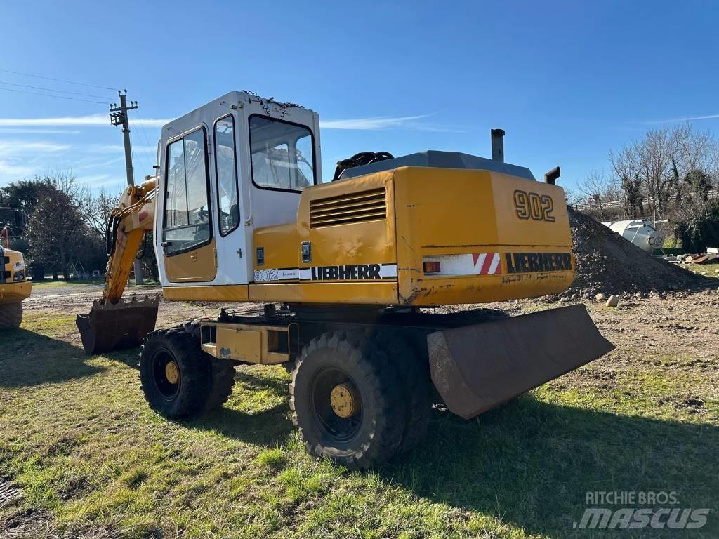 Liebherr 902 Колёсные экскаваторы