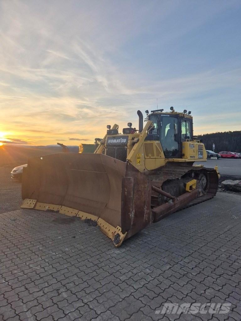 Komatsu D65 pxi Гусеничные бульдозеры