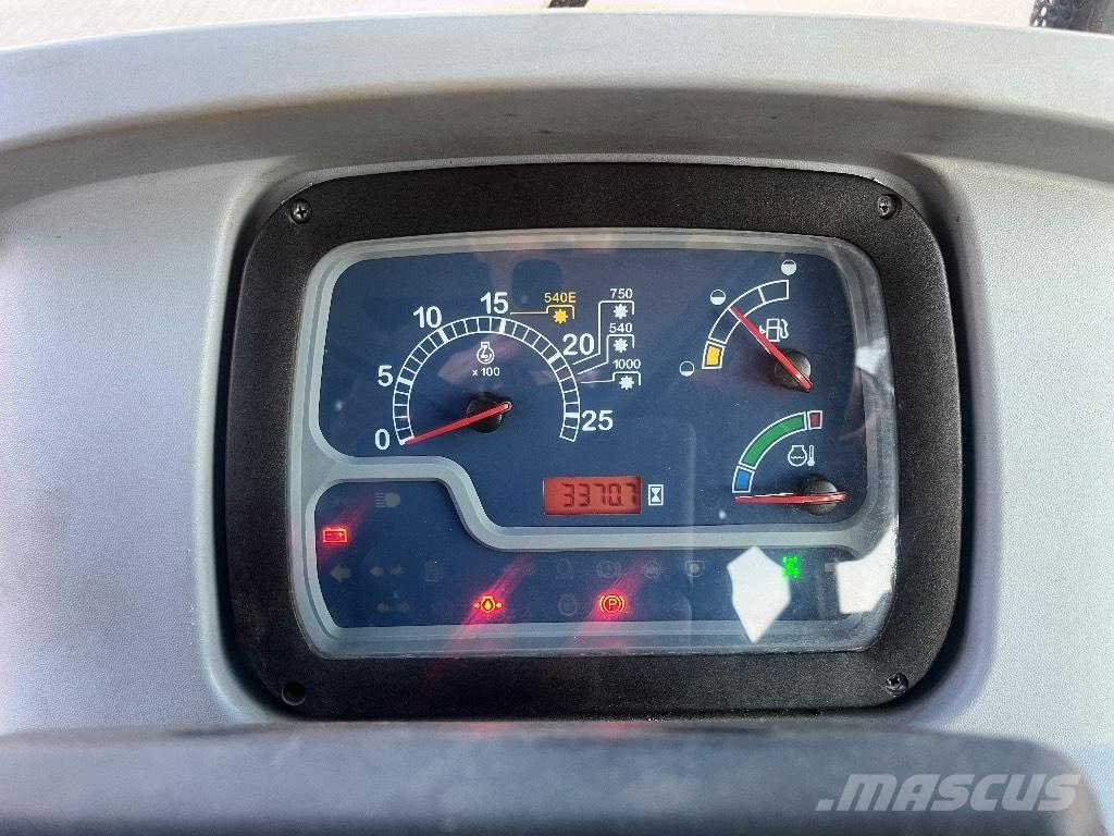New Holland TD 5.85 Трактора