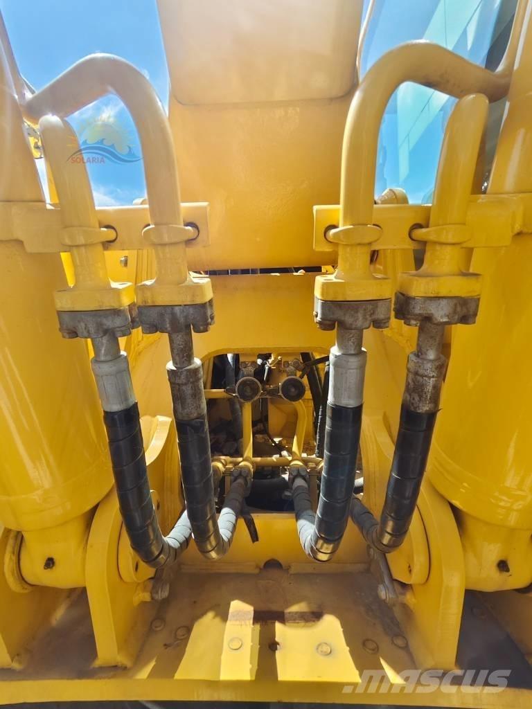 Komatsu PC 220-8 Гусеничные экскаваторы