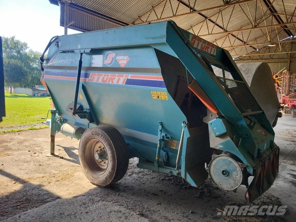Storti Labrador 9 Кормораздатчики