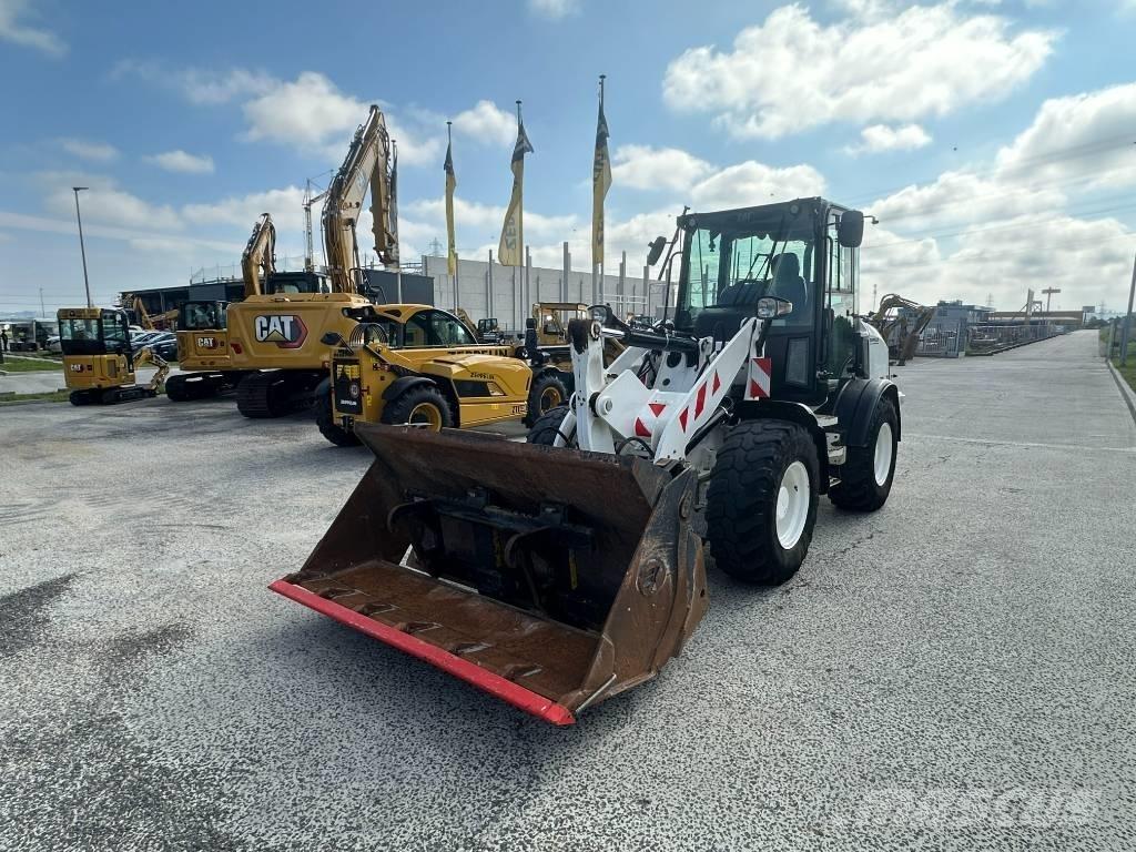 CAT 908 M Фронтальные погрузчики