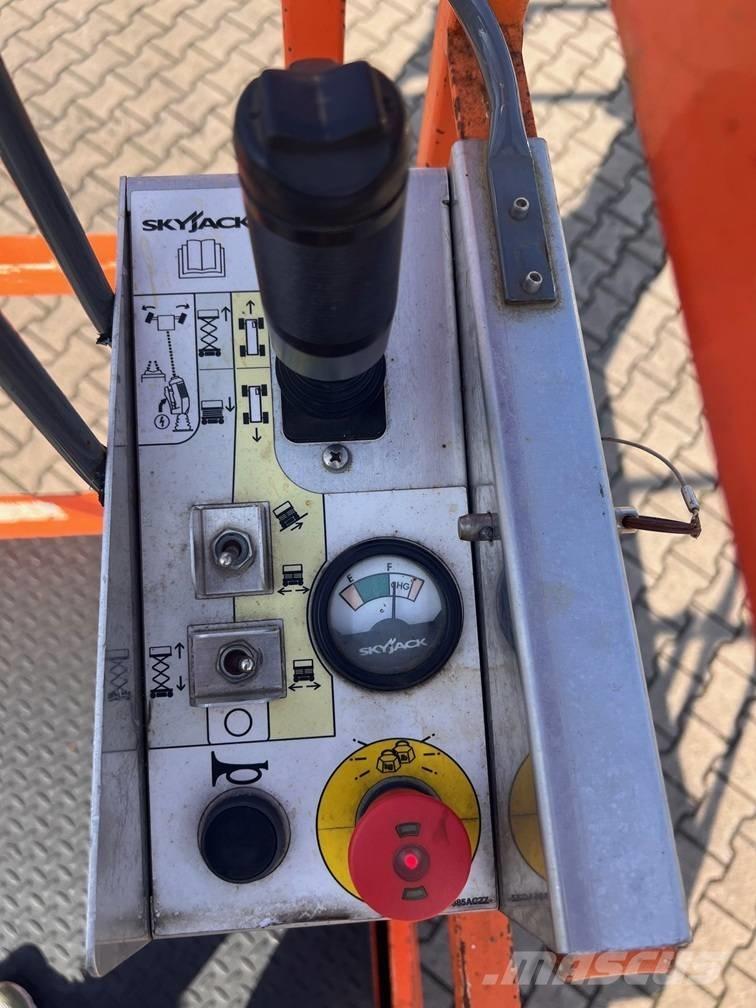 SkyJack SJ III 4626 Ножничные подъемники