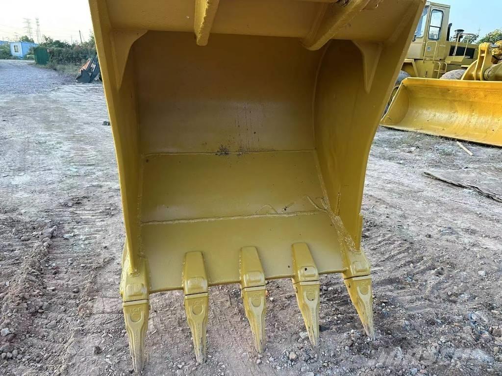 CAT 330 D L Гусеничные экскаваторы