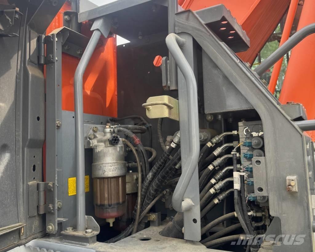 Hitachi ZX 220 W-3 Колёсные экскаваторы