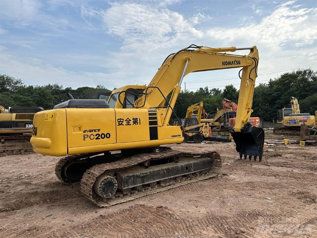 Komatsu PC 200 Гусеничные экскаваторы