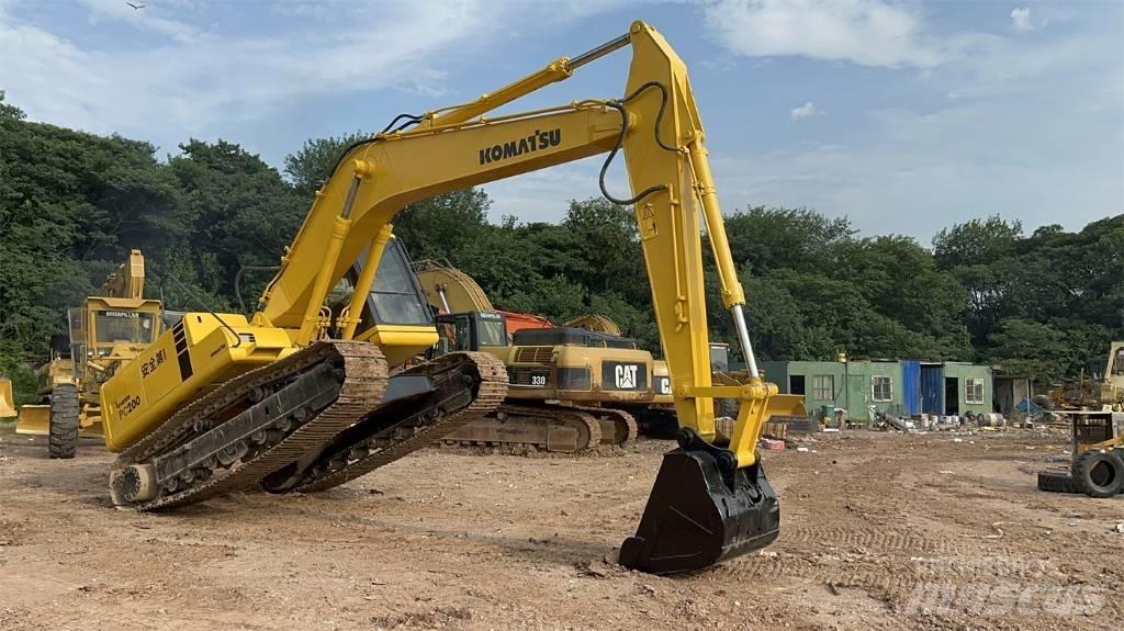 Komatsu PC 200 Гусеничные экскаваторы