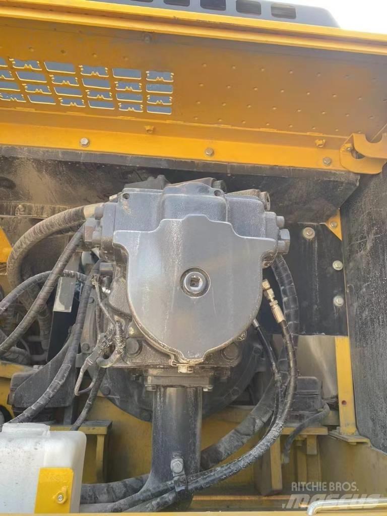 Komatsu 450LC-8 Гусеничные экскаваторы