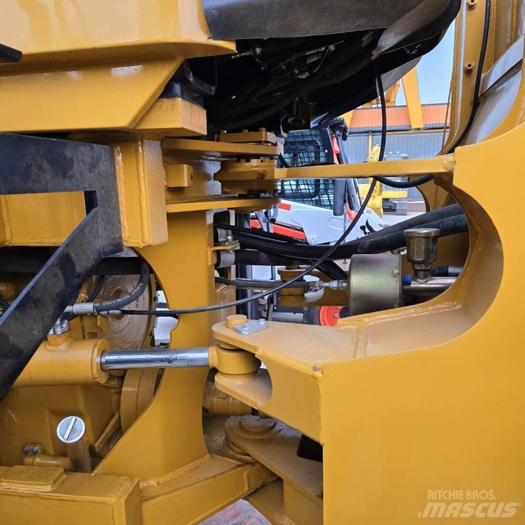 CAT 966 H Фронтальные погрузчики