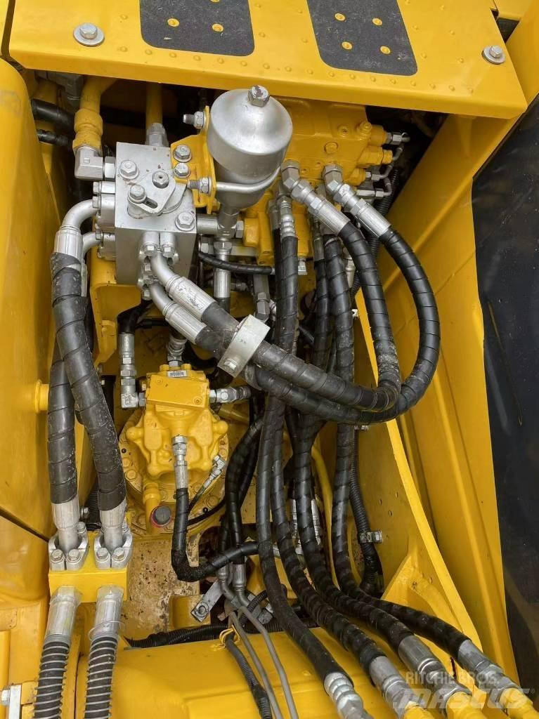 Komatsu 120-8 Гусеничные экскаваторы
