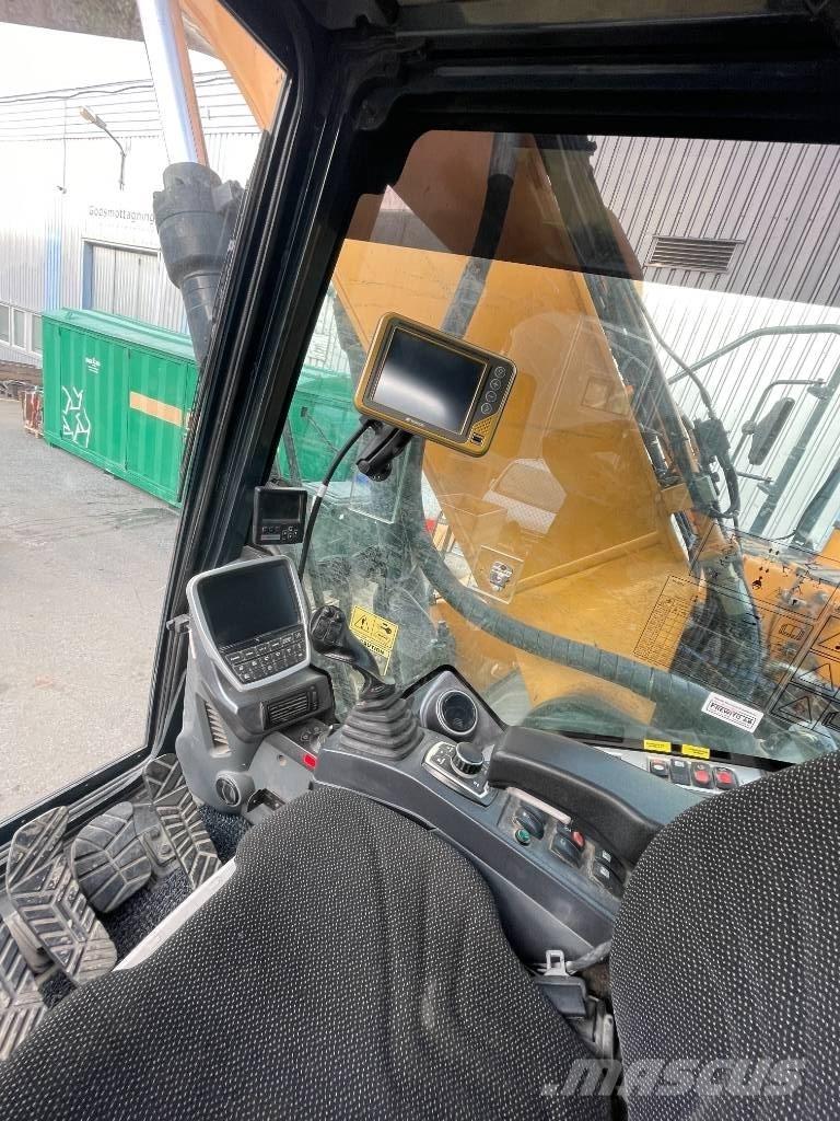 Hyundai HX 260 L Гусеничные экскаваторы