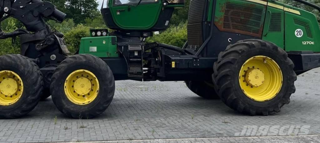 John Deere 1270 E Харвестеры