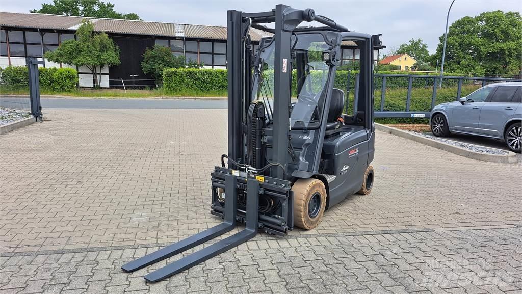 Linde E25-01 Электропогрузчики
