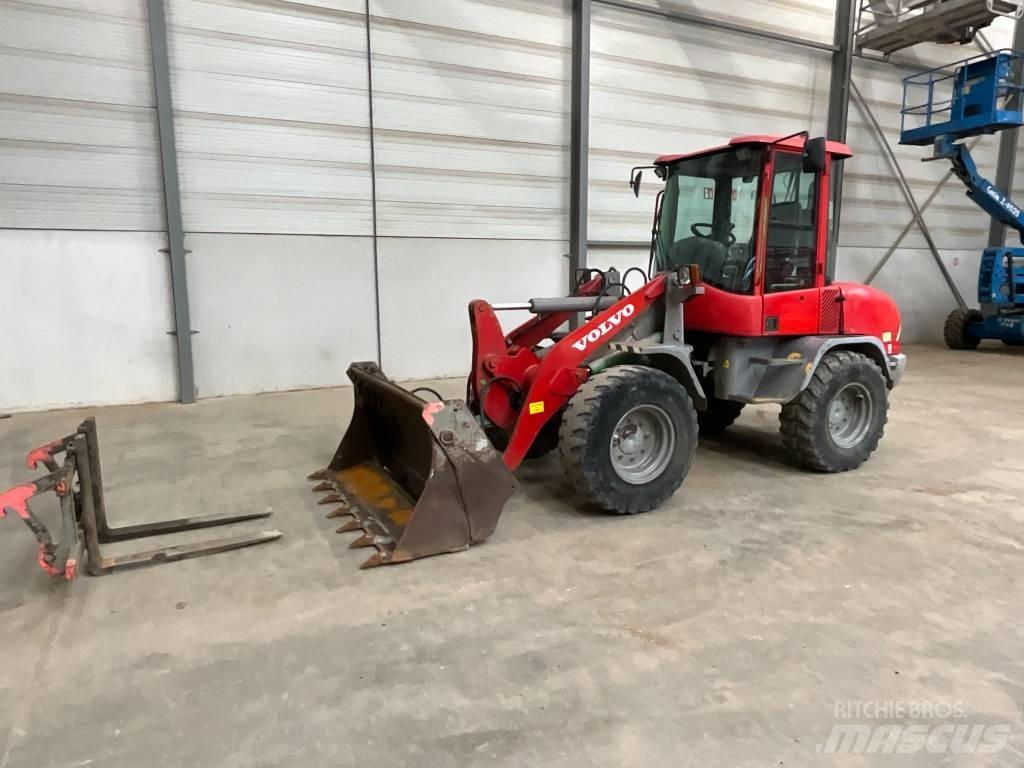 Volvo L 30 B-Z/X Фронтальные погрузчики