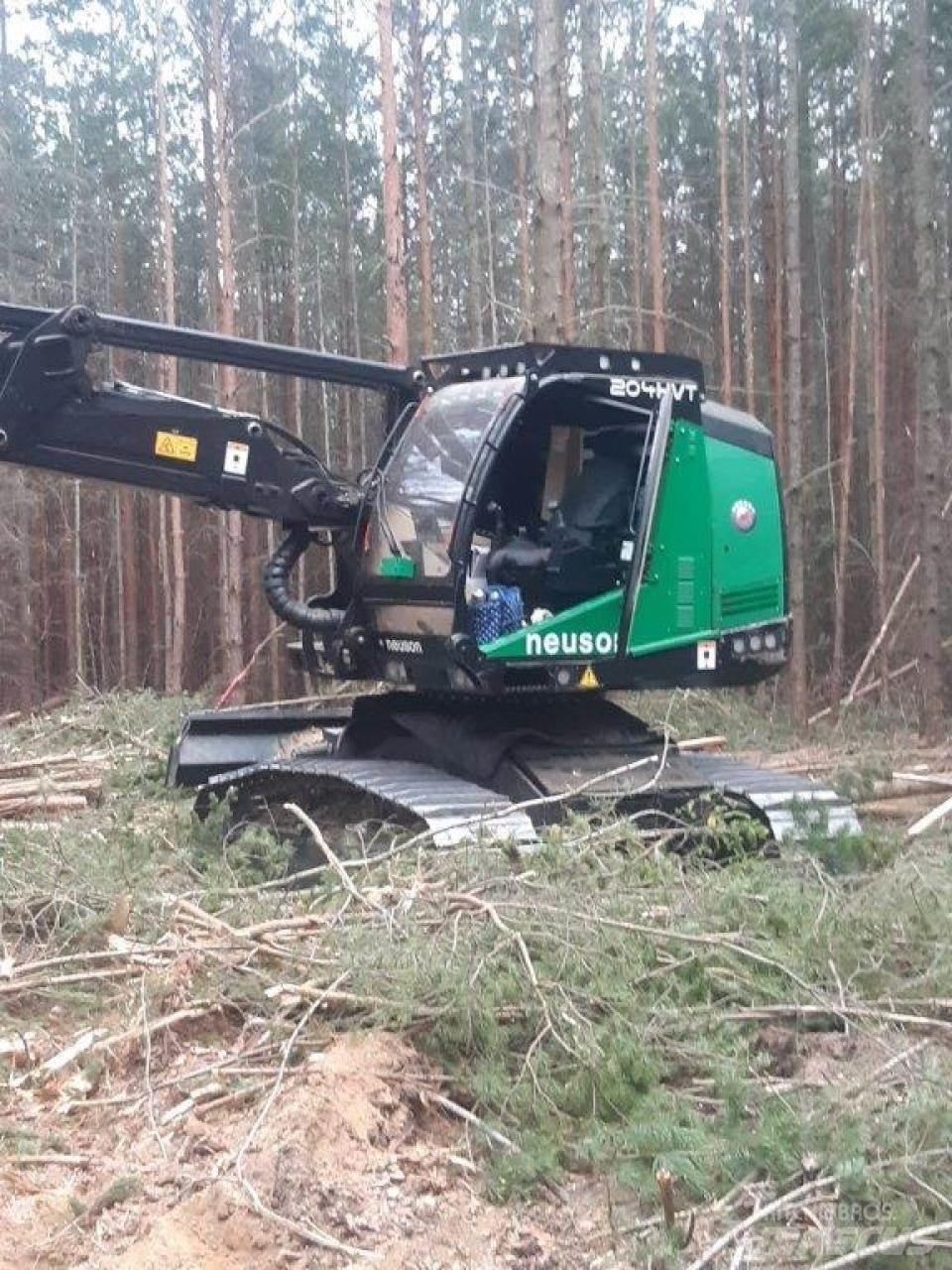 Neuson 204 HVT Харвестеры