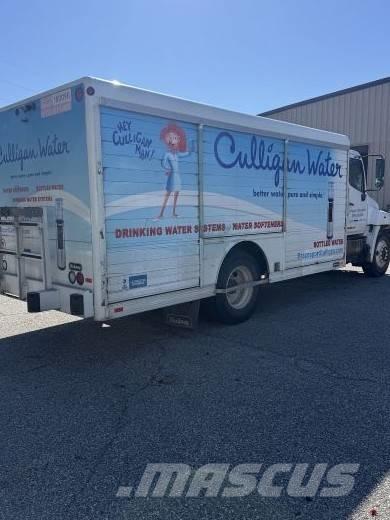 Hino 268 Грузовики для доставки напитков