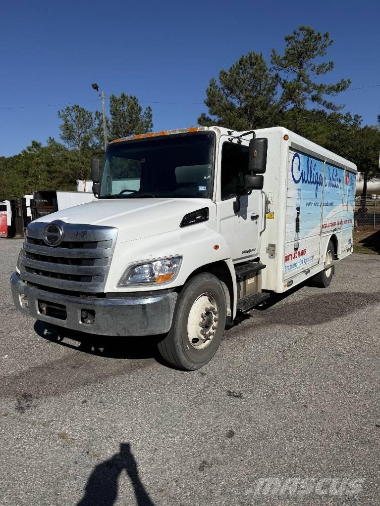 Hino 268 Грузовики для доставки напитков