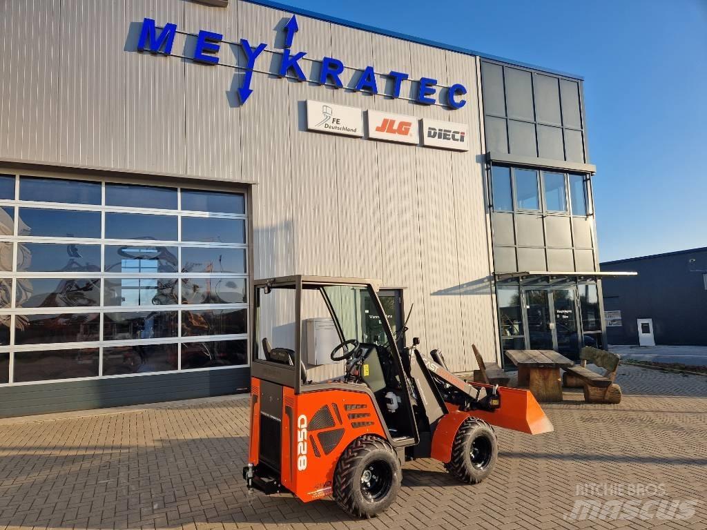 Cast Loaders 825D Телескопические погрузчики