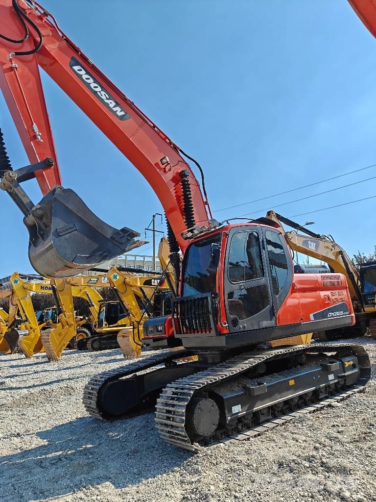 Doosan 225 LCA Гусеничные экскаваторы