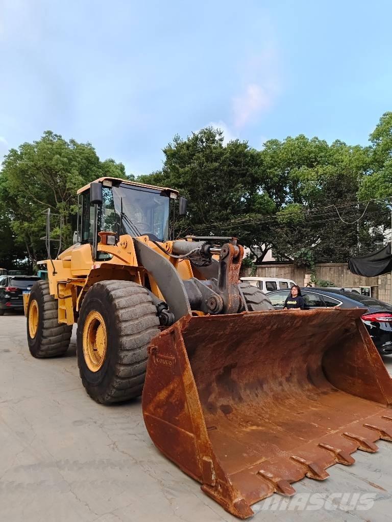 Volvo L 120 Фронтальные погрузчики