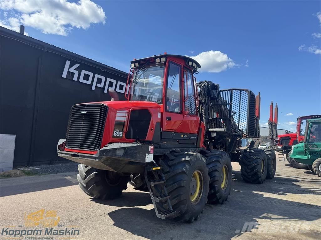 Komatsu 895 Форвардеры