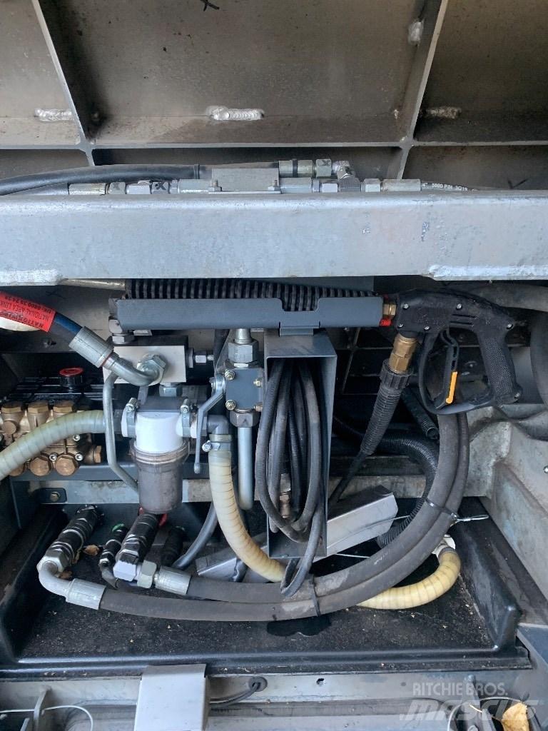 Hako 1600 1600 Коммунальные мини-погрузчики