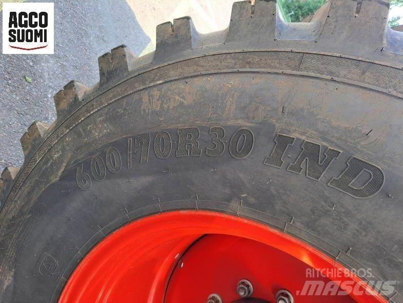 Fendt 826 PROFI+ Трактора
