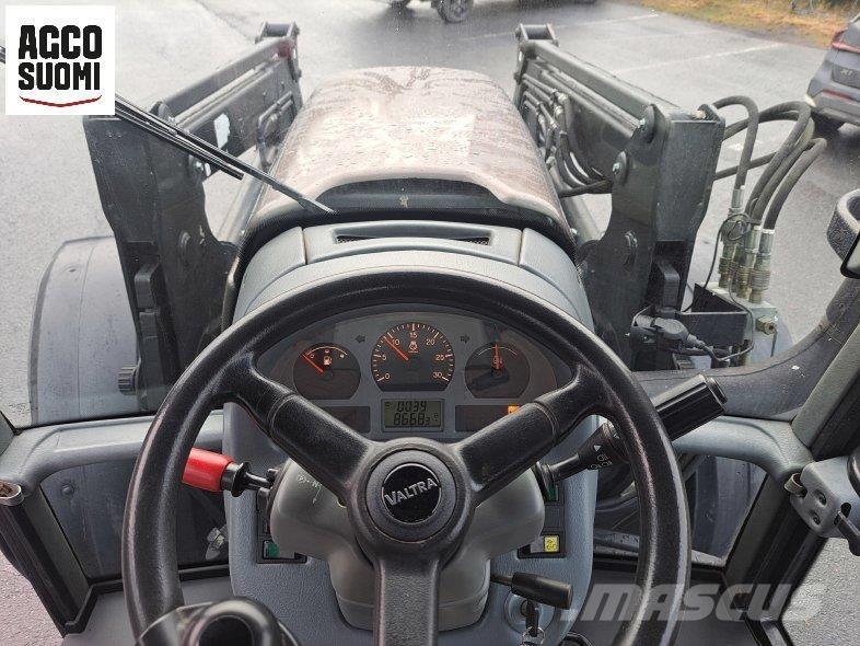 Valtra M120 Трактора