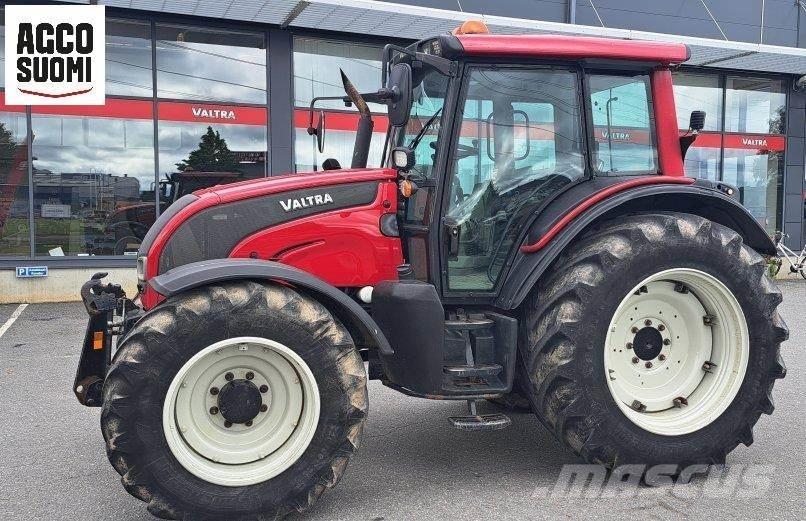 Valtra N121 H Трактора