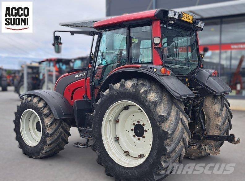 Valtra N121 H Трактора