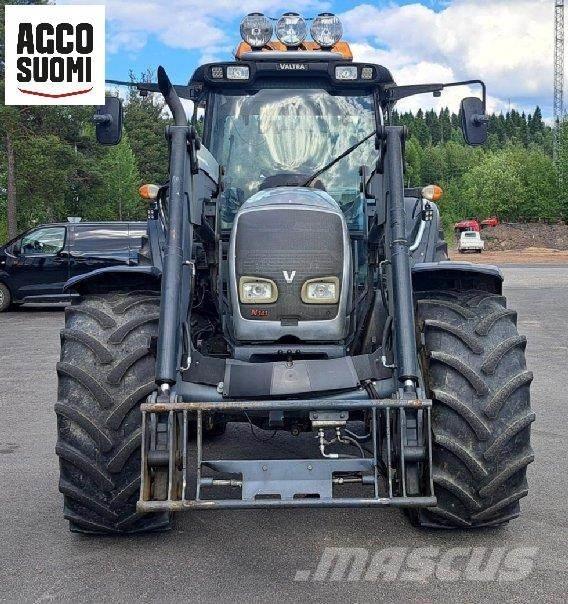 Valtra N141 A Трактора