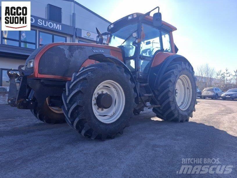 Valtra T150 Трактора