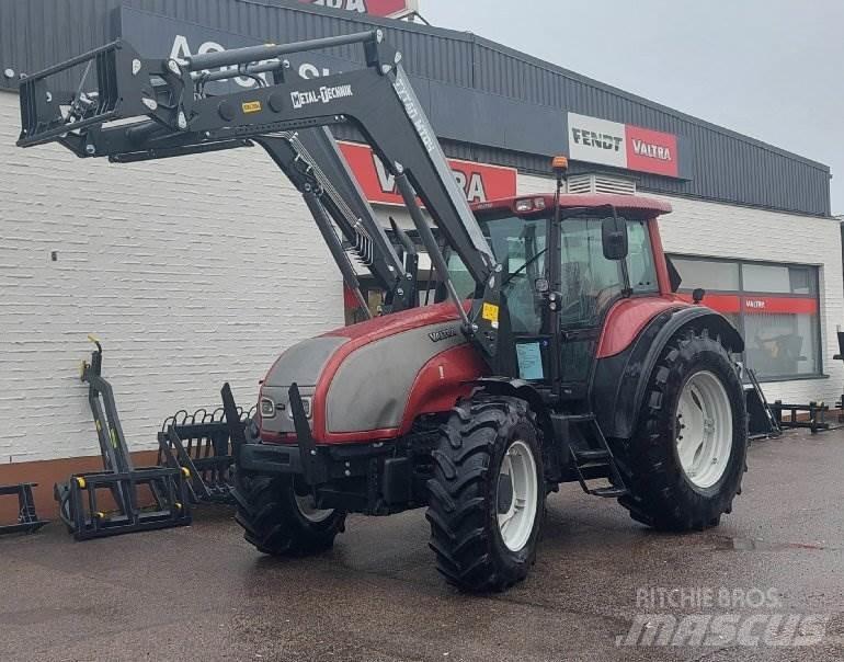 Valtra T150 Трактора