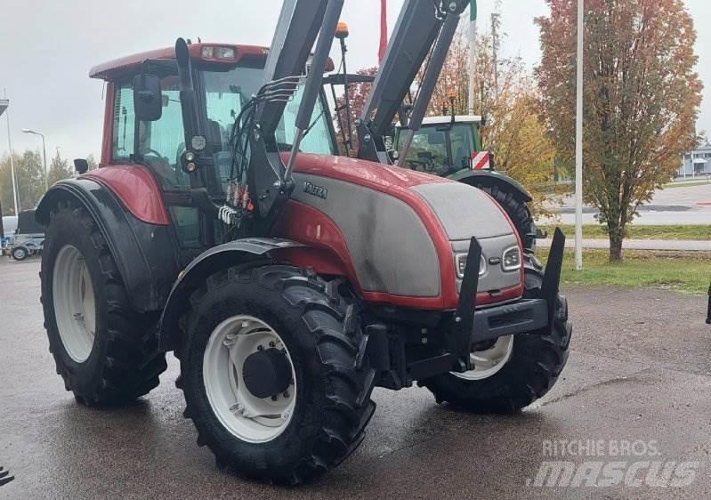Valtra T150 Трактора